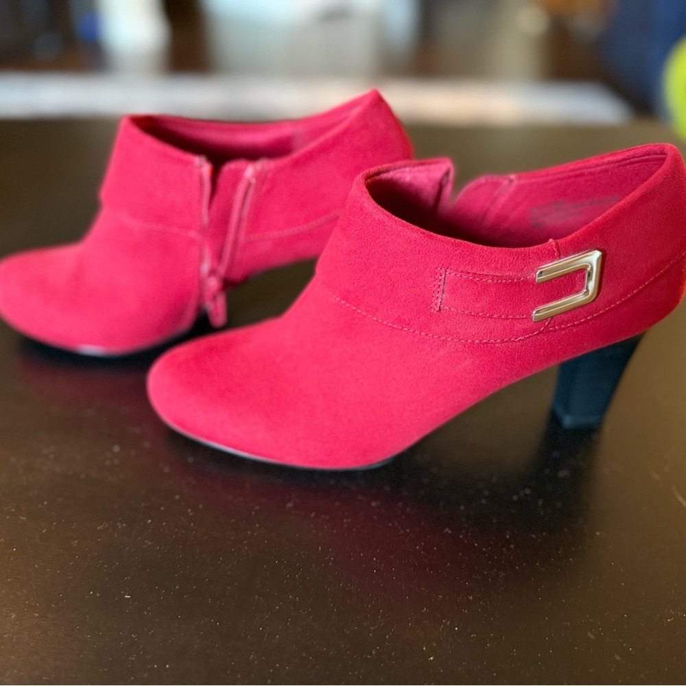 Chic Red Suede Ankle Booties